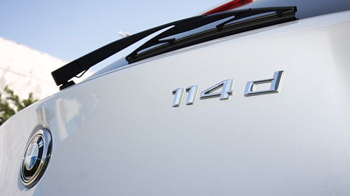 Μόνο το λογότυπο «114d» στο πίσω μέρος αποκαλύπτει το διαφορετικό της 
έκδοσης.